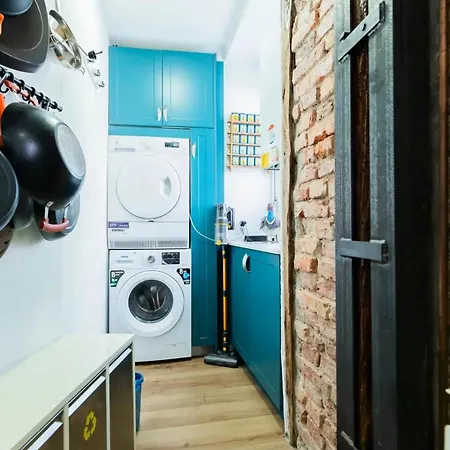 Apartment Modern In With Internet