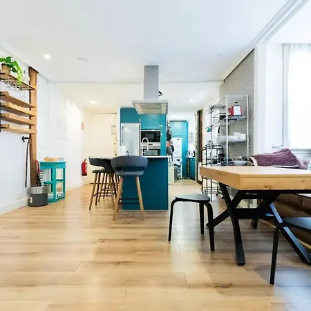 Apartment Modern In With Internet *