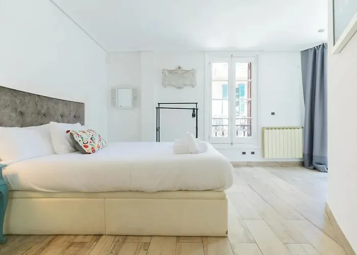 Modern In With Internet Apartment