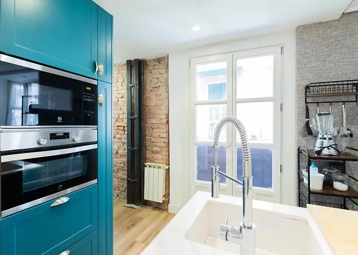 Modern In With Internet Apartment *