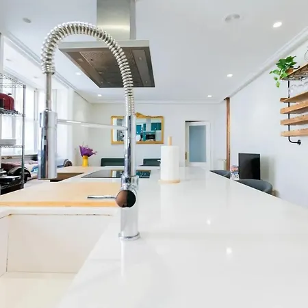 Modern In With Internet