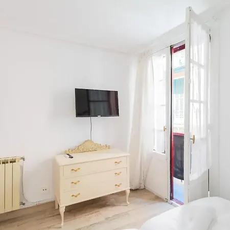 Modern In With Internet Бильбао