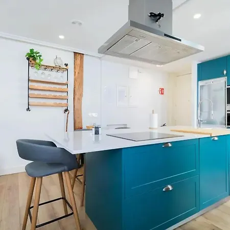 Modern In With Internet