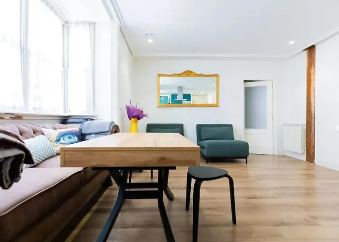 Modern In With Internet Bilbao