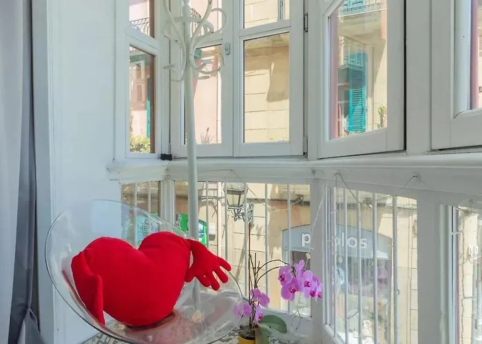 Modern In With Internet * Bilbao